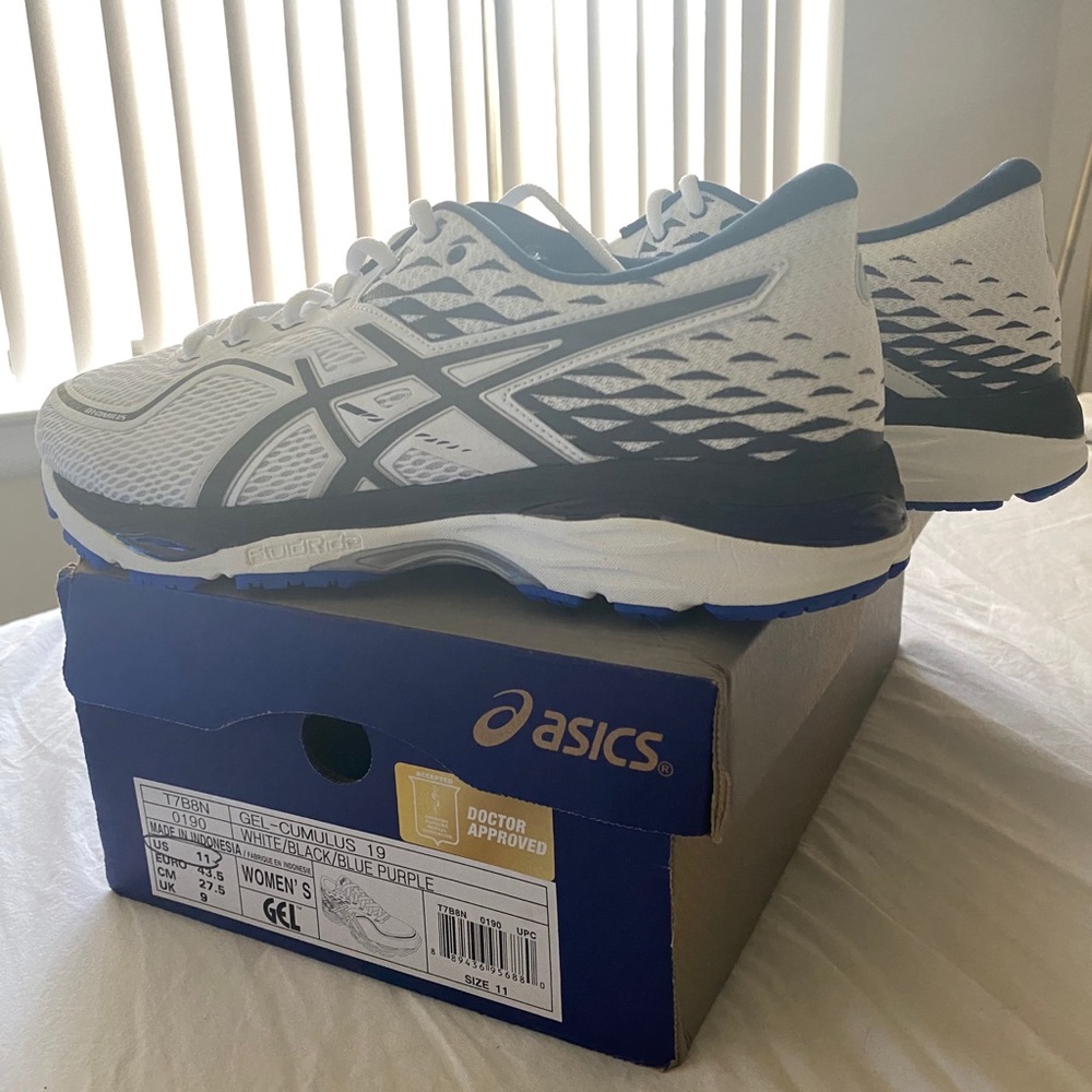 Women’s ASICS size 11